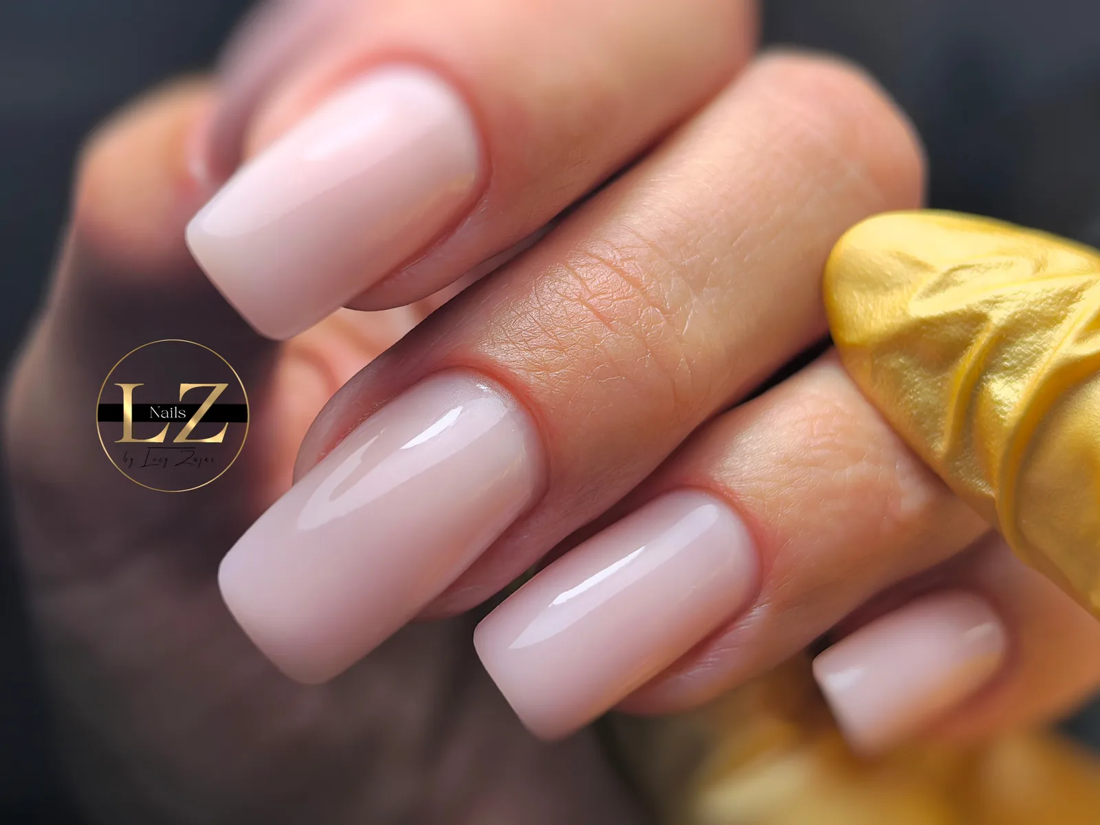 Dlhé mliečne nude gélové nechty hranatého tvaru – Lucy Nails Partizánske
