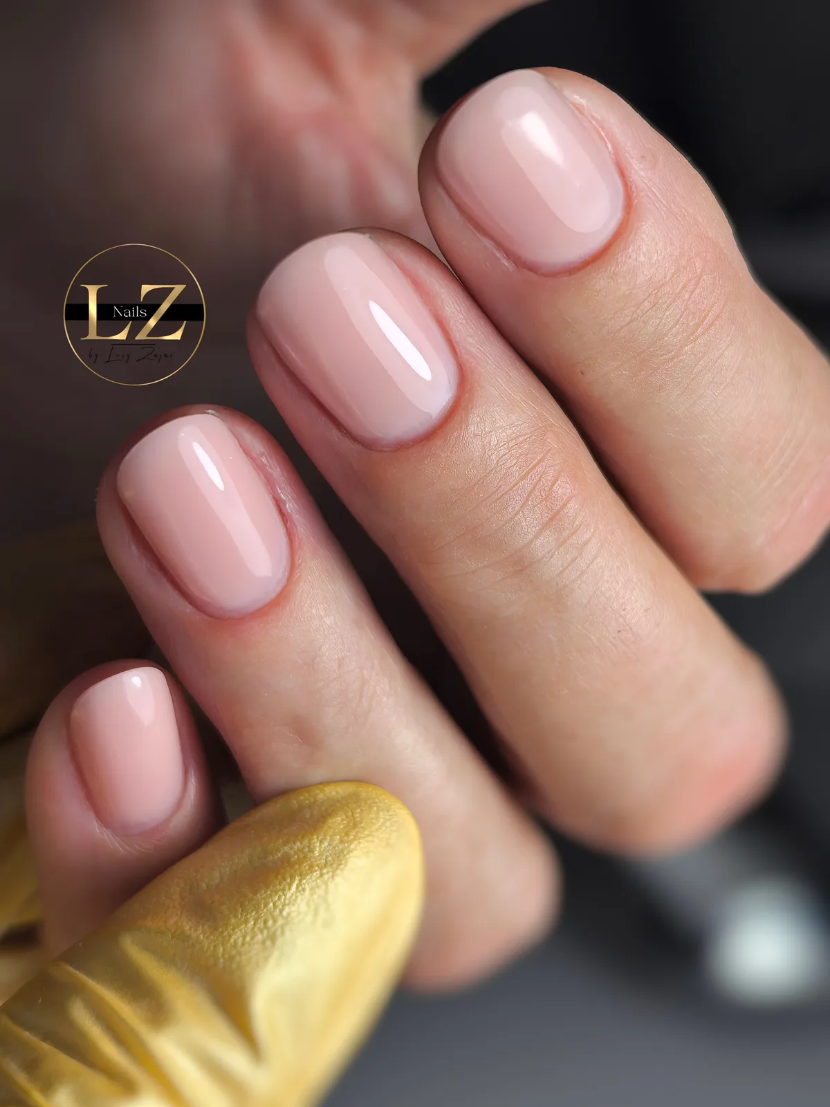 Prirodzený lesklý ružový gél-lak – Lucy Nails Partizánske