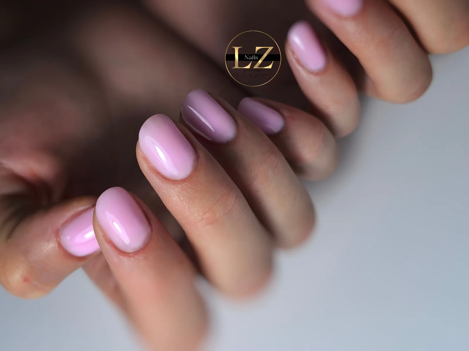 Ružové ombré na krátkych nechtoch – Lucy Nails Partizánske